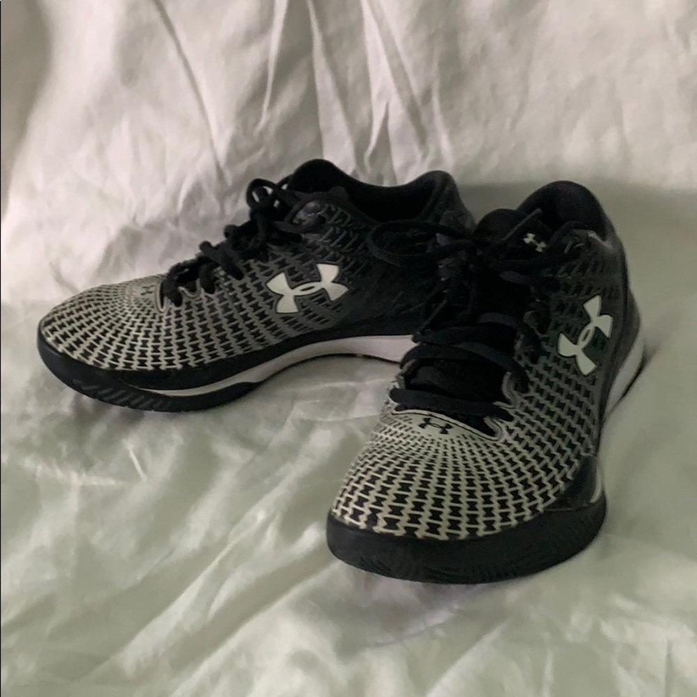 Under Armour Clutchfit basketball sneakers